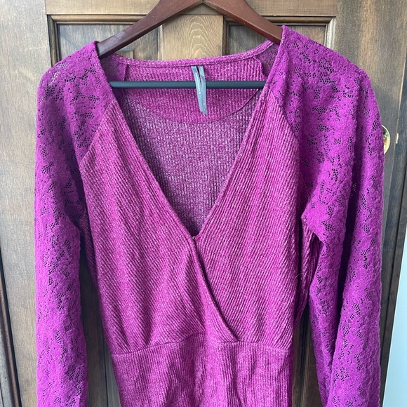 Anthropologie Fuchsia Deep V Neck sweater with lace sleeve L - Picture 3 of 5